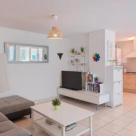 Artemis By Interhome *